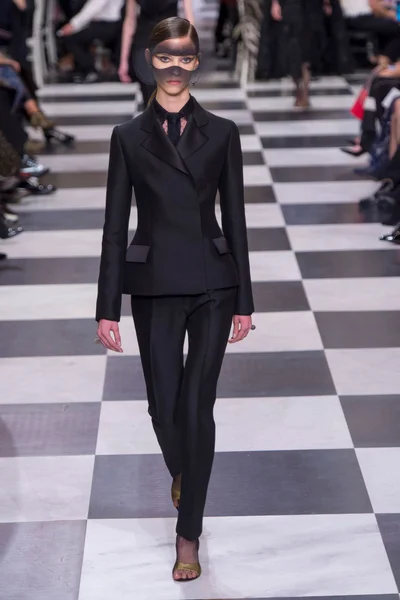 Look 66